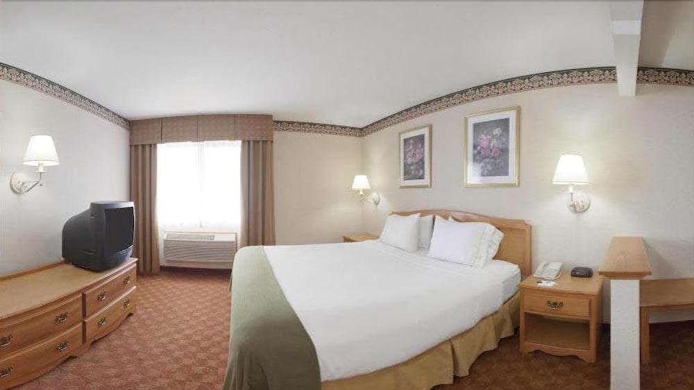 Holiday Inn Express Hotel & Suites Wauseon By Ihg Extérieur photo
