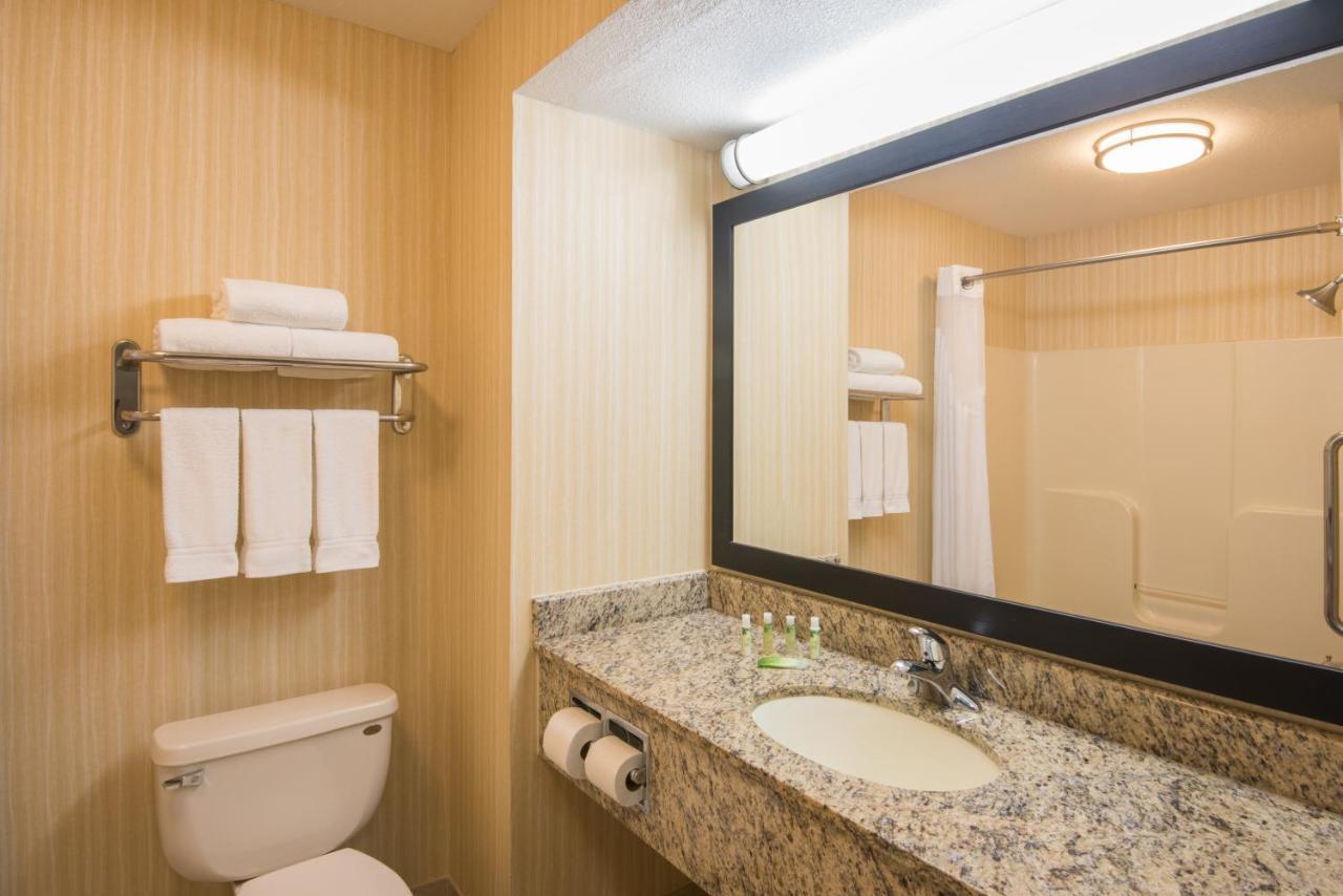 Holiday Inn Express Hotel & Suites Wauseon By Ihg Extérieur photo