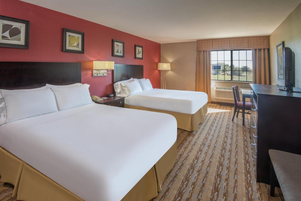 Holiday Inn Express Hotel & Suites Wauseon By Ihg Extérieur photo